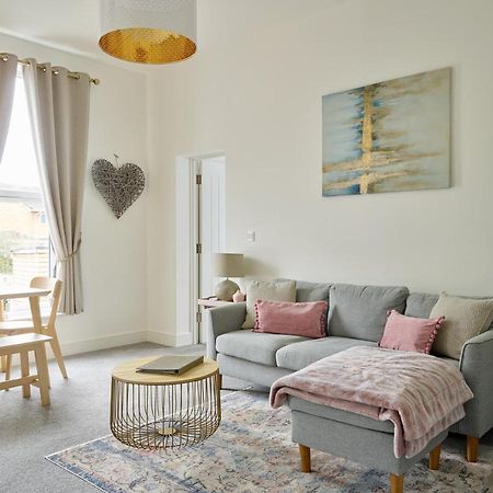 Curb Properties - Super 2 Bed Apartment 5 Min From Town Centre Cheltenham Exterior photo