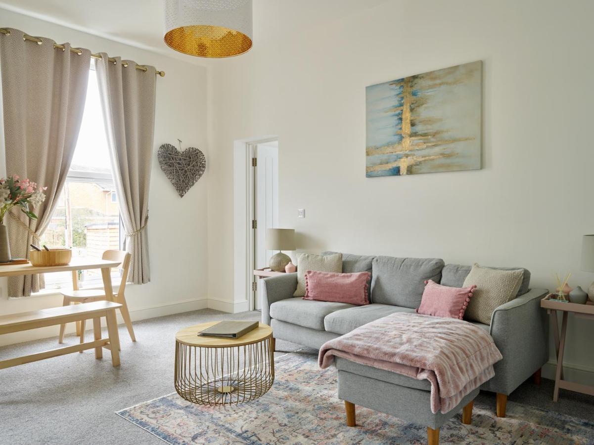 Curb Properties - Super 2 Bed Apartment 5 Min From Town Centre Cheltenham Exterior photo