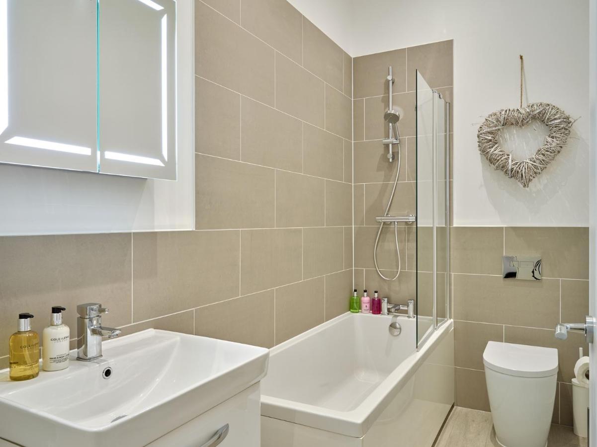 Curb Properties - Super 2 Bed Apartment 5 Min From Town Centre Cheltenham Exterior photo